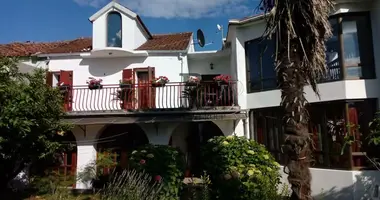 Casa 7 habitaciones en Podgorica, Montenegro