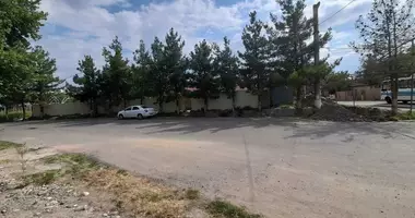 Коммерческая с видеонаблюдением, с парковка в Самарканд, Узбекистан