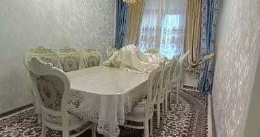 Квартира 4 комнаты с балконом, с мебелью, с c ремонтом в Ханабад, Узбекистан