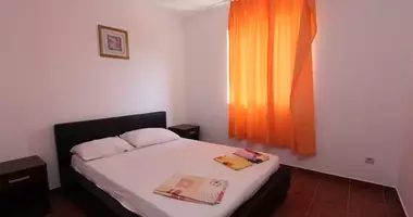 Квартира 3 спальни в Биела, Черногория