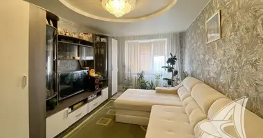 2 room apartment in Bielaviezski, Belarus