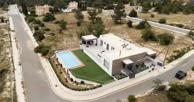Haus 4 Schlafzimmer in Souni-Zanatzia, Cyprus