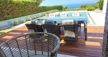 Villa 5 chambres avec Vue sur la mer, avec Piscine, avec Première côte dans Agia Paraskevi, Grèce