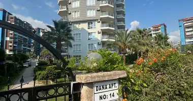 3 room apartment with elevator, with sea view, with swimming pool in Alanya, Turkey