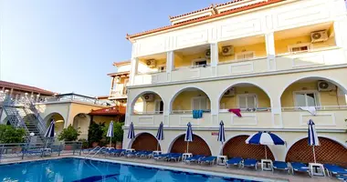 Hôtel 1 320 m² dans Kalamaki, Grèce