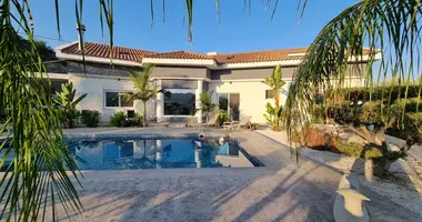 4 bedroom house in Monagrouli, Cyprus