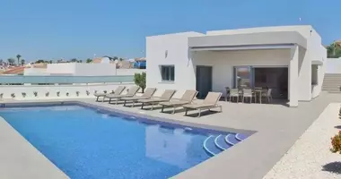 Villa 3 bedrooms with parking, with Air conditioner, with Close to parks in Formentera del Segura, Spain