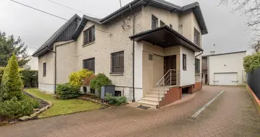 Casa 10 habitaciones en Pruszkow, Polonia