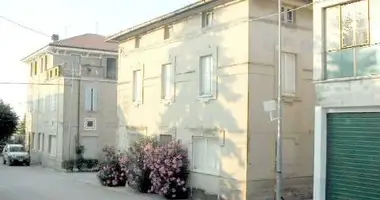 Casa 11 habitaciones en Terni, Italia