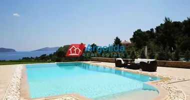 Villa 5 rooms with Furnitured, with Security, with Fireplace in Peloponnese Region, Greece