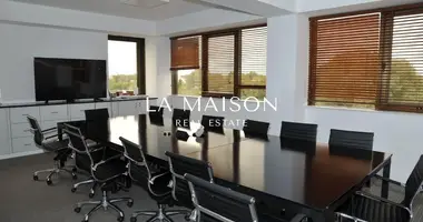 Investition 2 428 m² in Strovolos, Cyprus