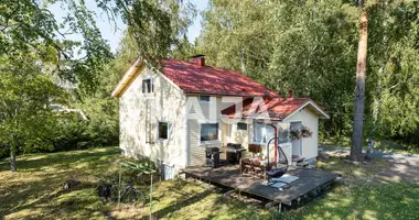 Haus 4 Zimmer in Kouvolan seutukunta, Finnland