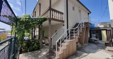 Casa 4 habitaciones en Sutomore, Montenegro