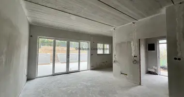 Casa 4 habitaciones en Ueroem, Hungría