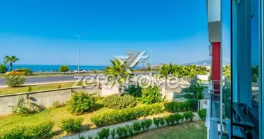 Duplex 8 rooms with parking, with sea view, with swimming pool in Alanya, Turkey