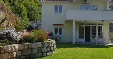 Villa  mit Meerblick in Kotor, Montenegro