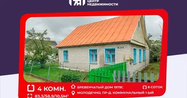 Casa en Maladetchna, Bielorrusia