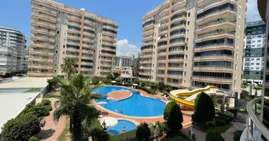 3 room apartment with elevator, with swimming pool in Alanya, Turkey