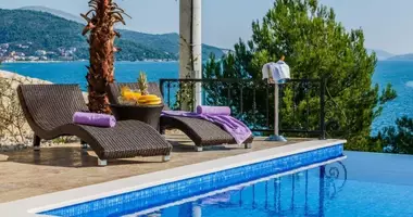 Villa 5 bedrooms in Split-Dalmatia County, Croatia
