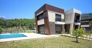 Villa 5 rooms with balcony, with air conditioning, with mountain view in Kiris, Turkey