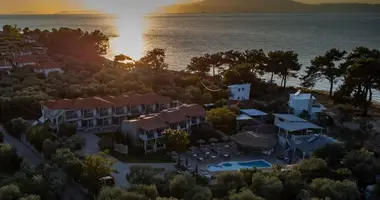 Hotel 1 056 m² in Skala Rachoniou, Greece
