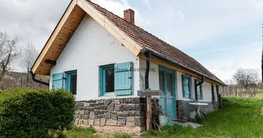 2 room house in Lesencefalu, Hungary