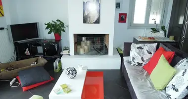 Mieszkanie 3 pokoi w Loutraki Perachora Agioi Theodoroi Municipality, Grecja