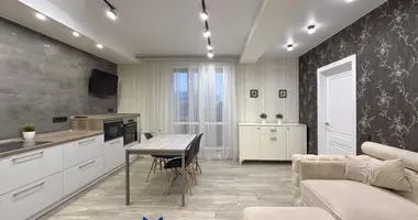 Apartamento 3 habitaciones en Minsk, Bielorrusia