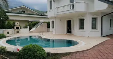 Villa 4 Zimmer mit Parkplatz, mit Schwimmbad, mit Bergblick in Alanya, Türkei