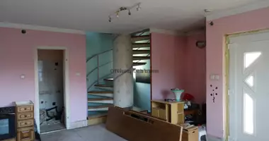 4 room house in Rum, Hungary