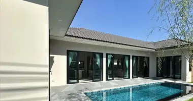 Villa 3 bedrooms with Furnitured, with Online tour, with TV in Pattaya, Thailand