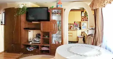 Apartamento 3 habitaciones en Kobriny, Bielorrusia