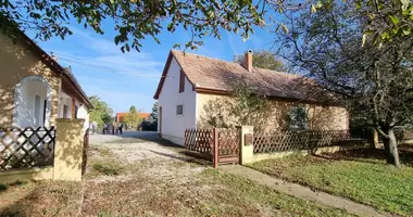 6 room house in Nagocs, Hungary