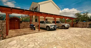 Villa  mit Parkplatz, mit Keller, mit Sauna in Tivat, Montenegro
