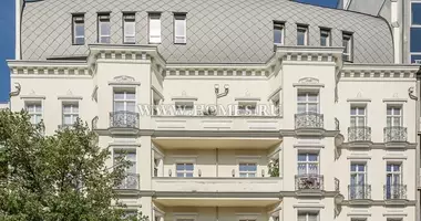 Ático Ático 3 habitaciones con Amueblado, con Garaje, con Disponible en Berlín, Alemania
