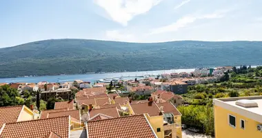 Квартира 2 спальни в Херцег-Нови, Черногория