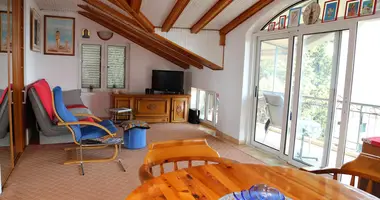 Apartment 6 bedrooms in All countries
