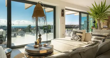 3 bedroom apartment in Estepona, Spain