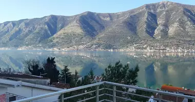 Apartamento 4 habitaciones en Dobrota, Montenegro