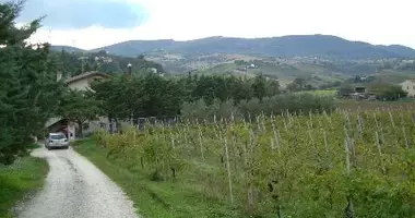 Участок земли в Терни, Италия
