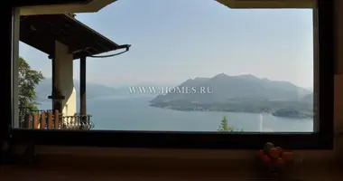 Villa 3 bedrooms with Garage, with Garden, with Alarm system in Naples, Italy