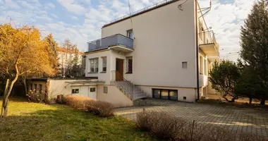 3 bedroom house in Warsaw, Poland