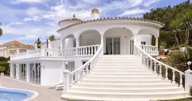 Villa  mit Aufzug, mit Terrasse, mit Garten in Marbella, Spanien