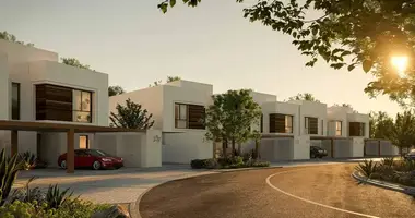 Adosado Adosado 4 habitaciones con Doble acristalamiento, con Balcón, con Garaje en Abu Dabi, Emiratos Árabes Unidos