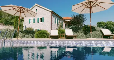 Villa 5 bedrooms in Montenegro