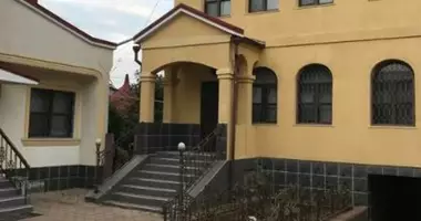 6 room house in Avanhard, Ukraine