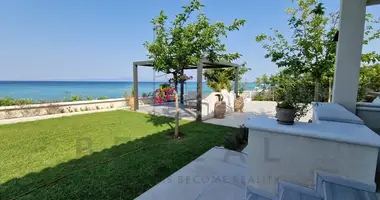 4 bedroom house in Polychrono, Greece