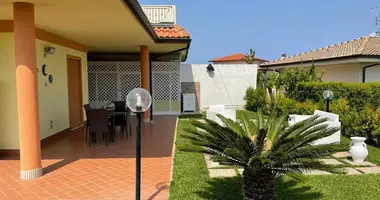 2 bedroom apartment in Vibo Valentia, Italy