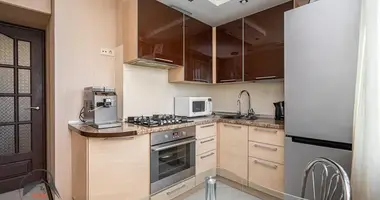 Apartamento 3 habitaciones en Minsk, Bielorrusia