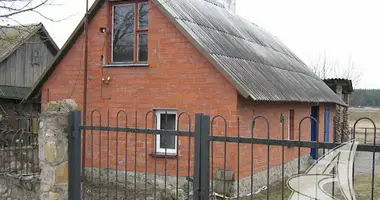 Dom w Dzmitrovicki siel ski Saviet, Białoruś